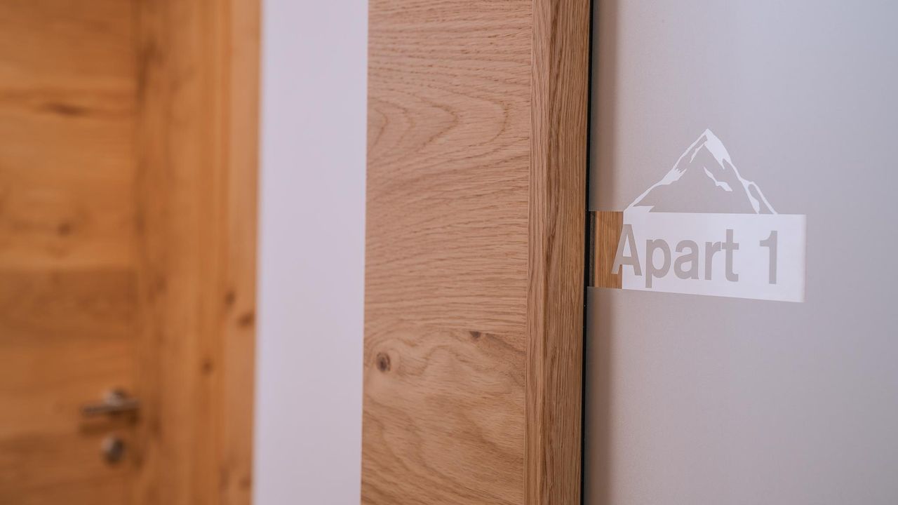 Apart 1 Apart 1
